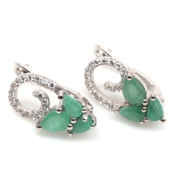 Elegant Silver and Emeralds Earrings - Picture 3 of 7